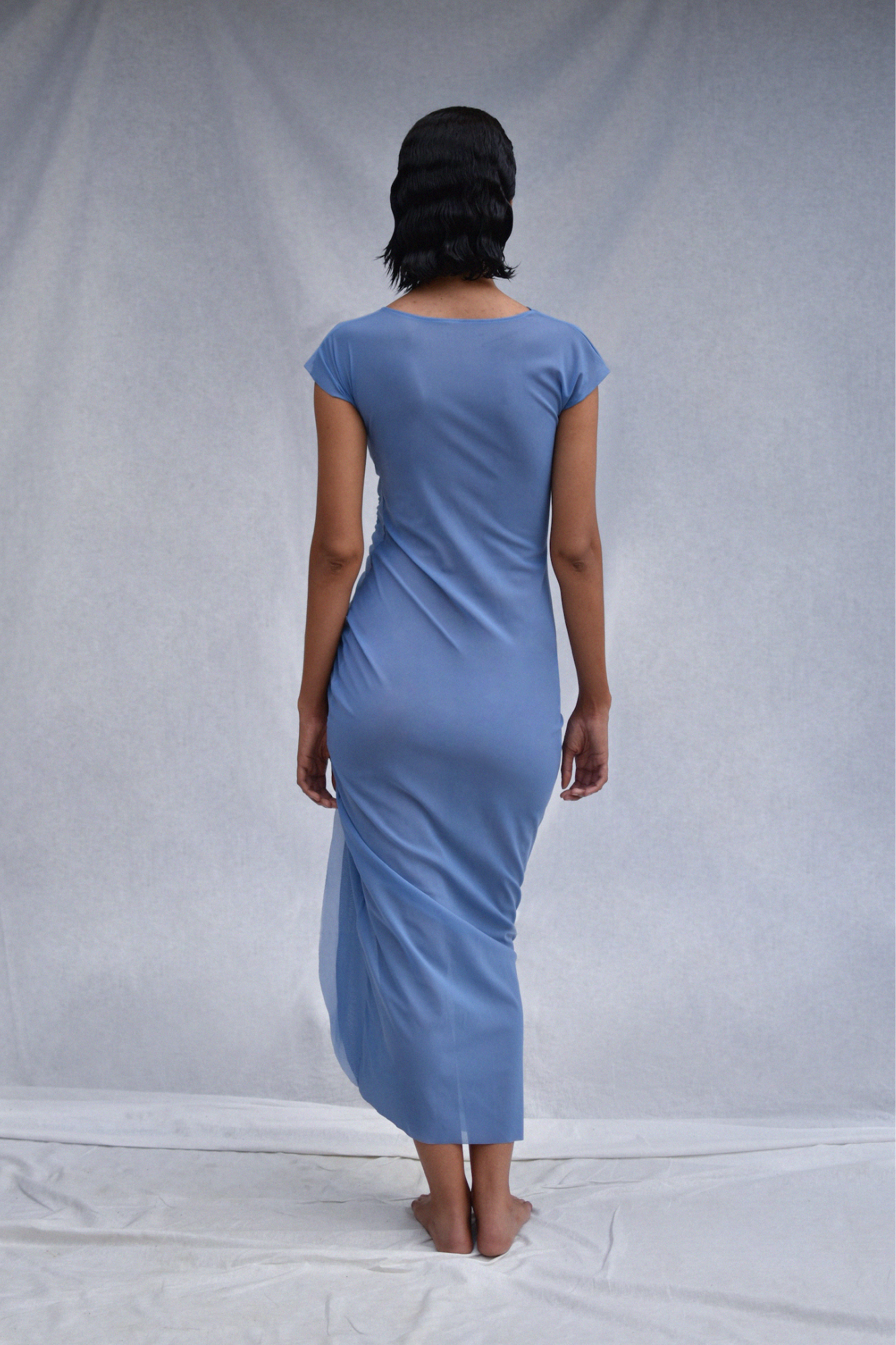 Püröu Asymmetric Long Mesh Dress