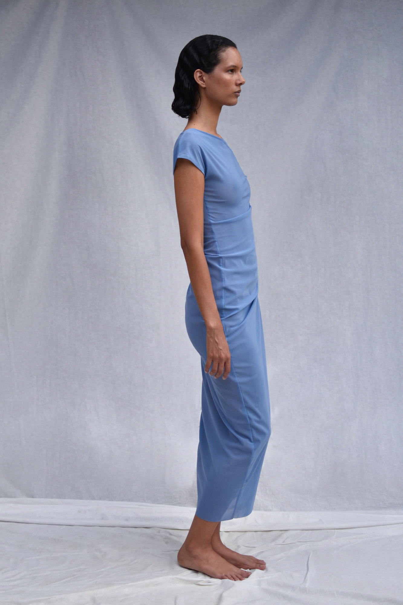 Püröu Asymmetric Long Mesh Dress