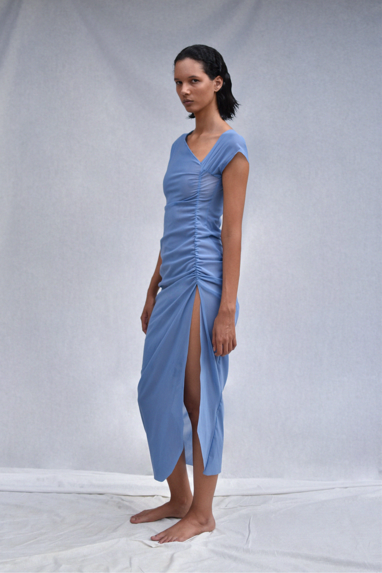 Püröu Asymmetric Long Mesh Dress